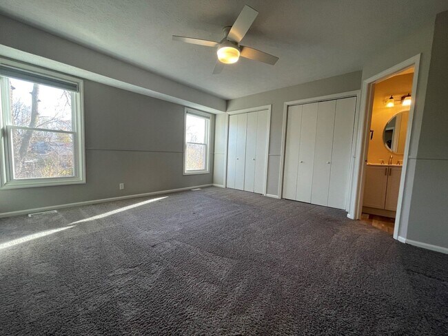 Building Photo - 14109 S 34th St