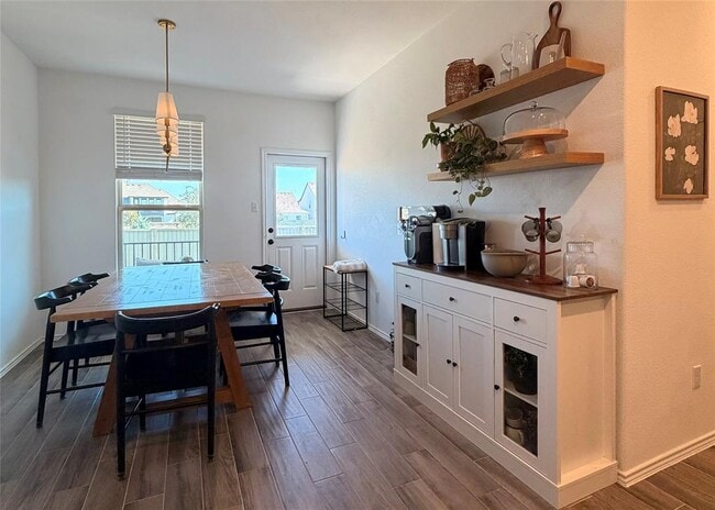 Building Photo - 112 Bennington Dr