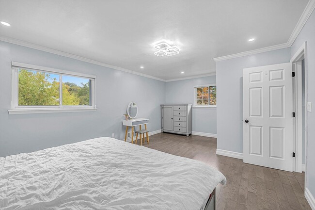 Building Photo - 66 Rockland Dr