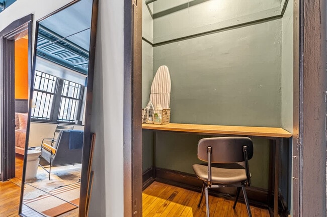 Building Photo - 3536 N Racine Ave