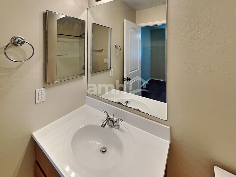 Building Photo - 4356 E Jasper Dr