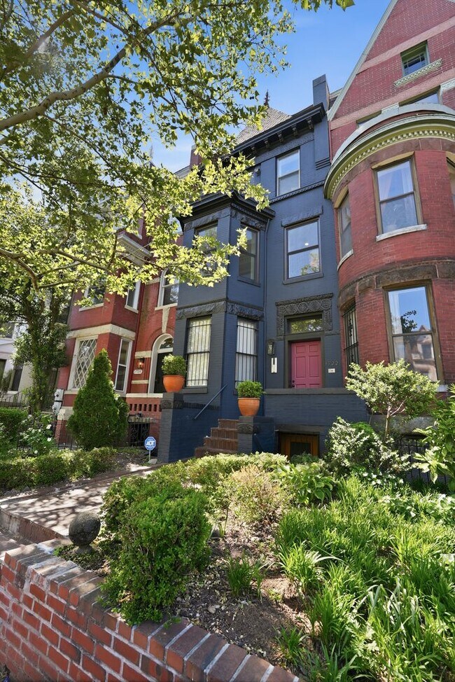Building Photo - Penn Quarter Condo | Studio | 1 Bath | 450 Sf