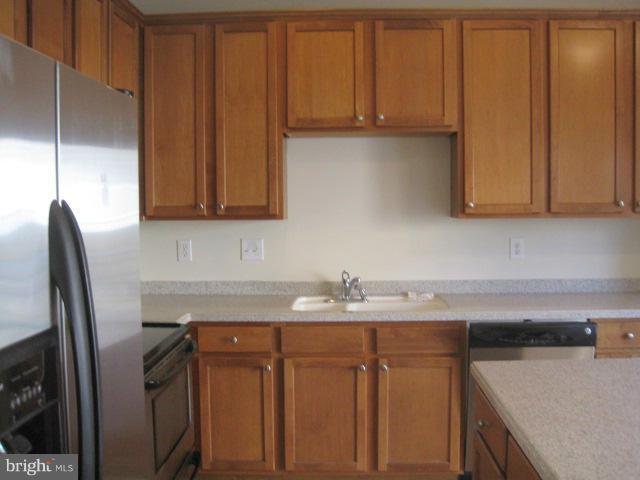 Building Photo - 7738 Valley Oak Dr