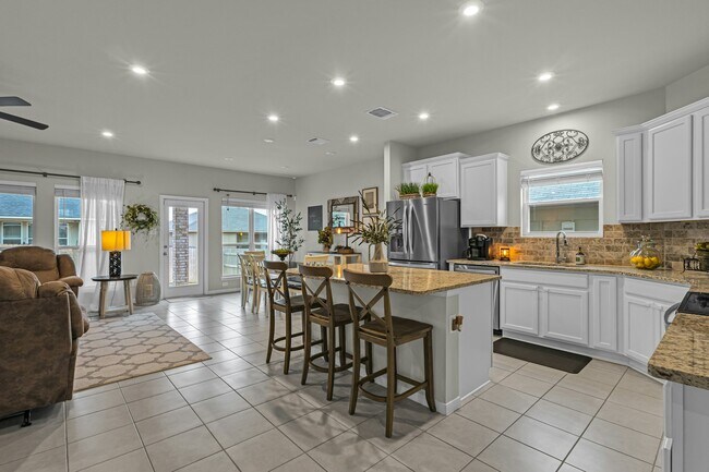 Building Photo - 2221 Clove Ct