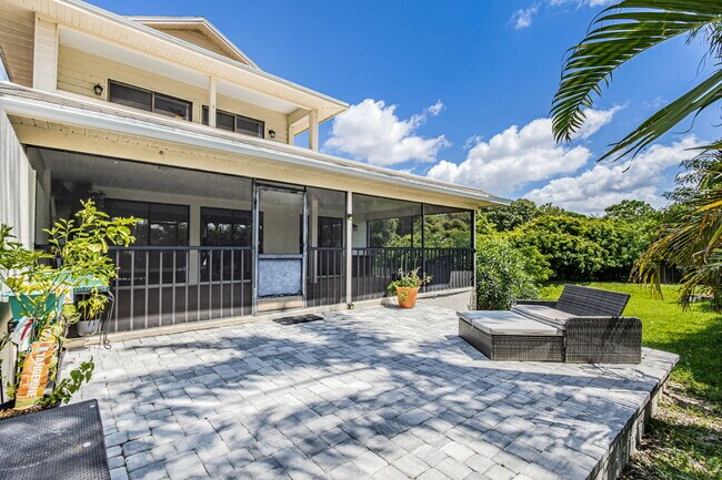 Building Photo - 123 Colony S Dr