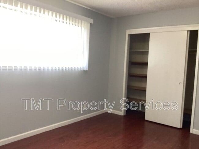 Building Photo - 8611 Acapulco Way