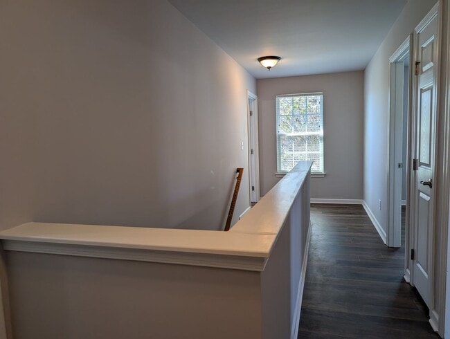 Building Photo - Beautiful 4 bed, 2.5 bath home in Indian T...