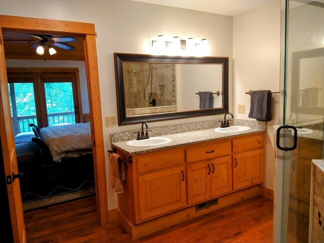 Building Photo - 386 Arbor Dr