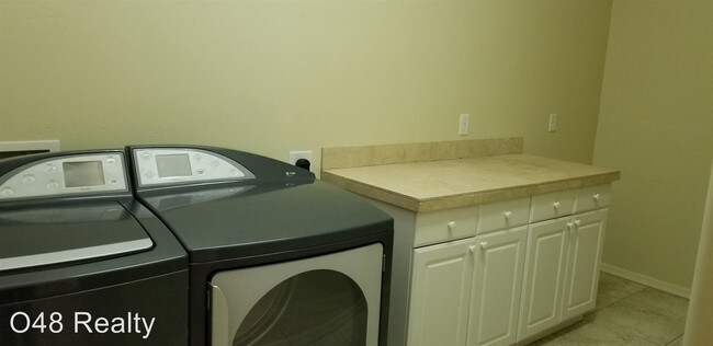 Building Photo - 3 br, 2 bath House - 14032 E Cavedale Dr