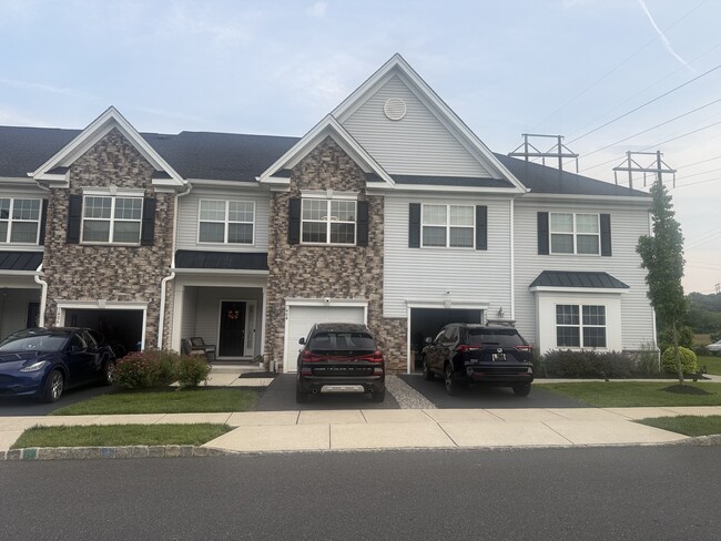 Building Photo - 1404 Tavern Rd