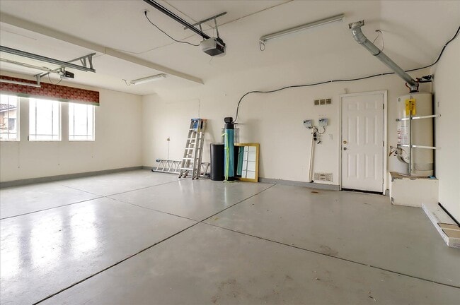 Building Photo - 4 Bed 3 Bath Home With 3 Car Garage High Ceilings And Fenced Yard