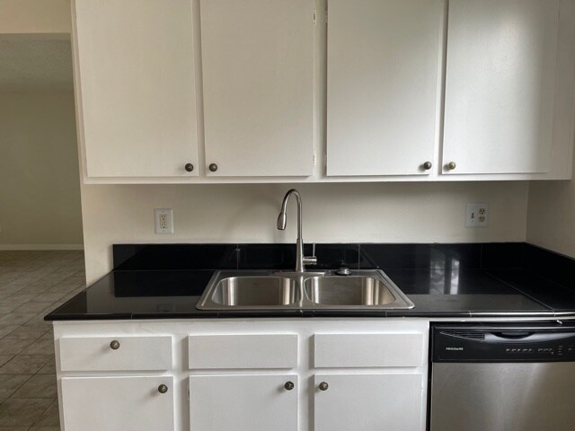 Kitchen - 14970 Victory Blvd