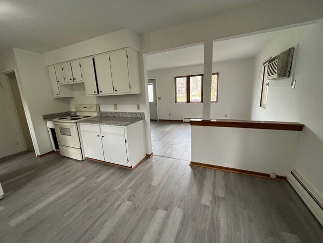 Building Photo - 430 Ironton St NE