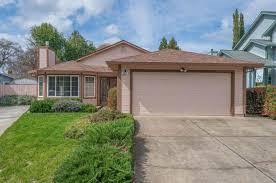 Building Photo - 287 Springcreek Dr