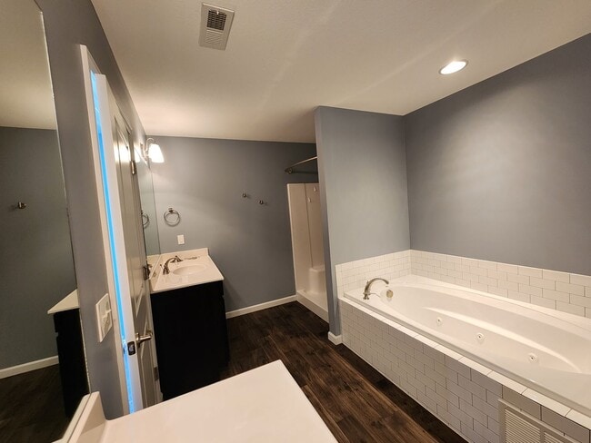 Building Photo - Maryville City 37804 - 3 bedroom, 2.5 Bath 2-story home - Contact Troy Adams (865) 233-6949