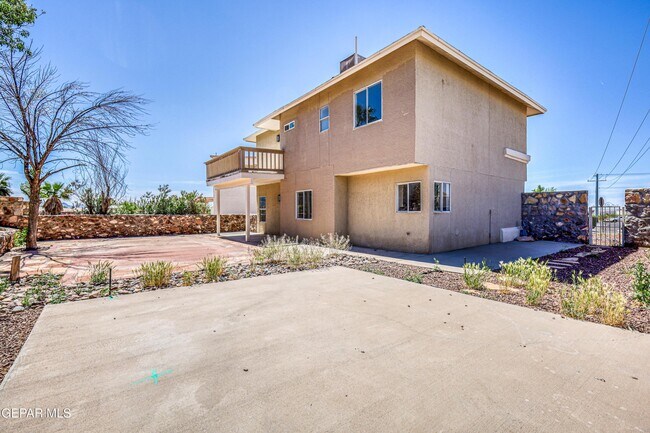 Building Photo - 7600 Plaza Redonda Dr