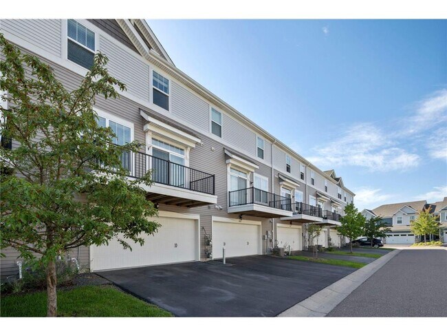Building Photo - 8085 Central Park Way