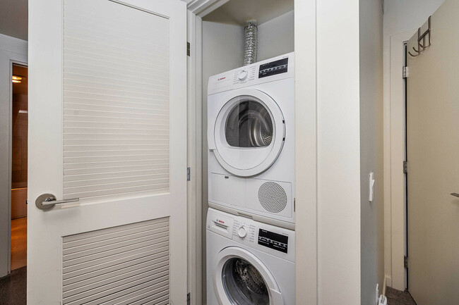 Building Photo - 829 Folsom St