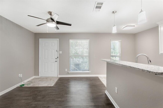 Building Photo - 4319 McKinney Ave