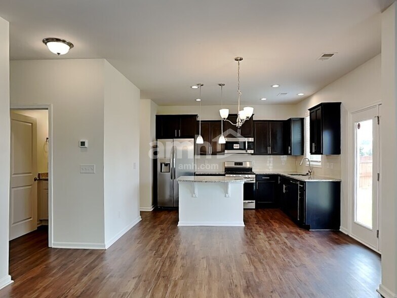 Building Photo - 810 Genesis Wy