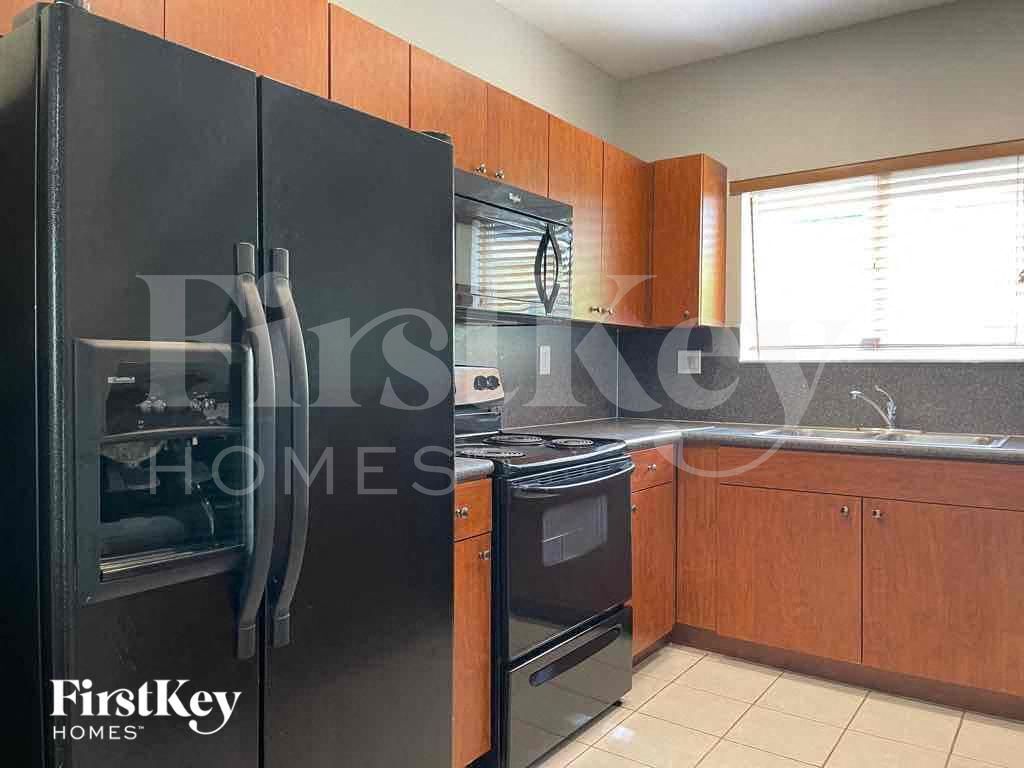 Building Photo - 3143 NE 4th St