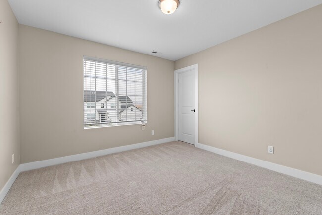 Building Photo - 874 Windsong Wy