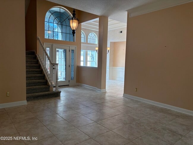 Building Photo - 585 Golden Links Dr