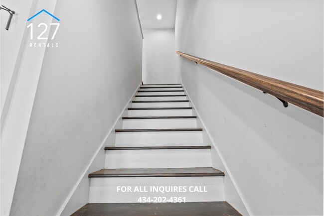 Building Photo - 3BR Townhome – Modern Amenities, Great Location!