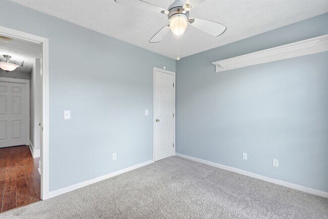 Building Photo - 121 Mill Ct