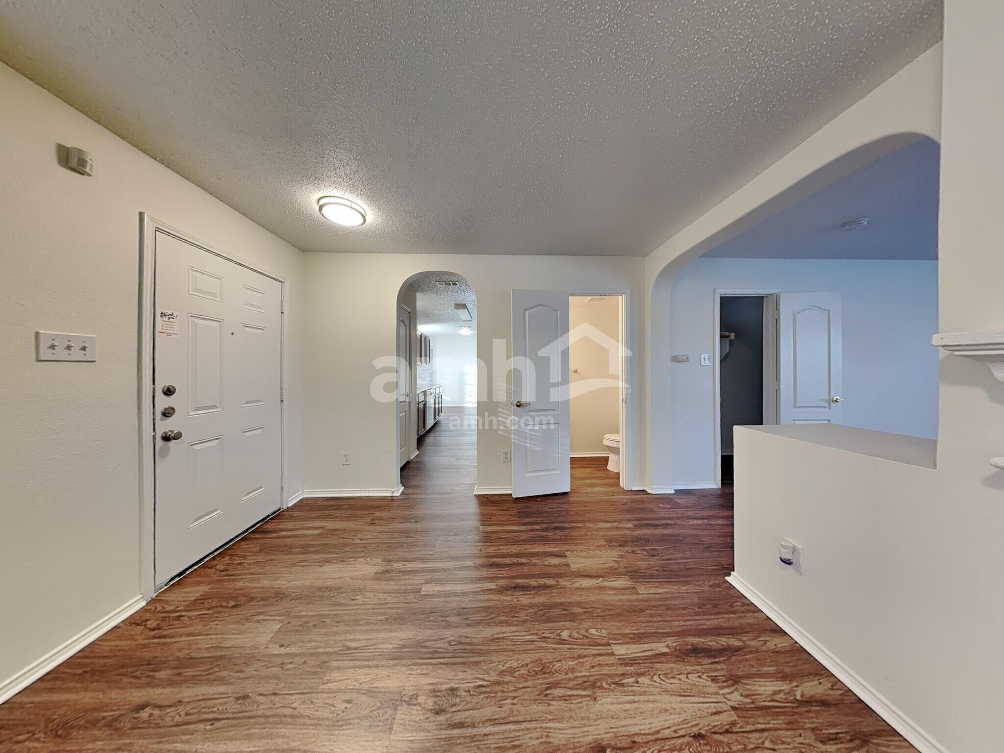 Building Photo - 717 Timber Trl