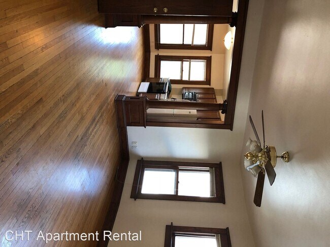 Building Photo - 4 br, 1 bath Apartment - 639 E. Johnson St.