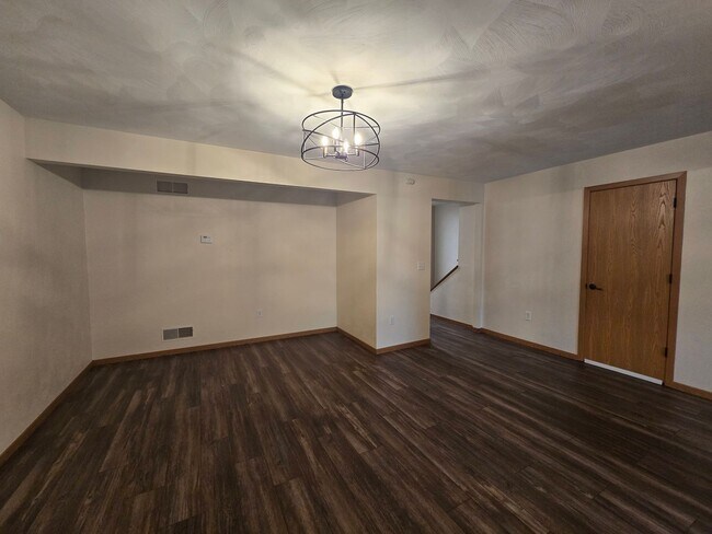 Building Photo - 500 Harding St