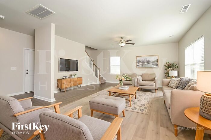 Building Photo - 3710 Streamside Dr