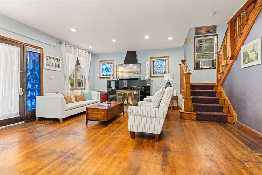 Building Photo - 27 S Oakland Ave