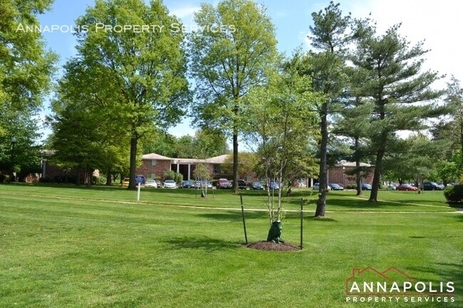 Building Photo - 13 silverwood circle #10