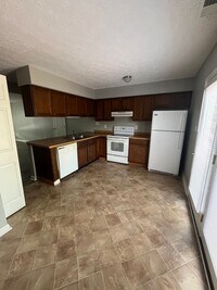 Building Photo - 720/730 Country Club Ct