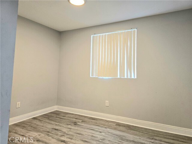 Building Photo - 715 W 58th St