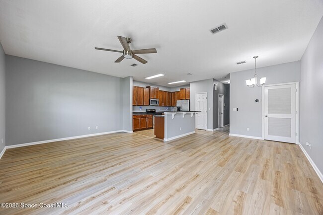Building Photo - 2745 Revolution St