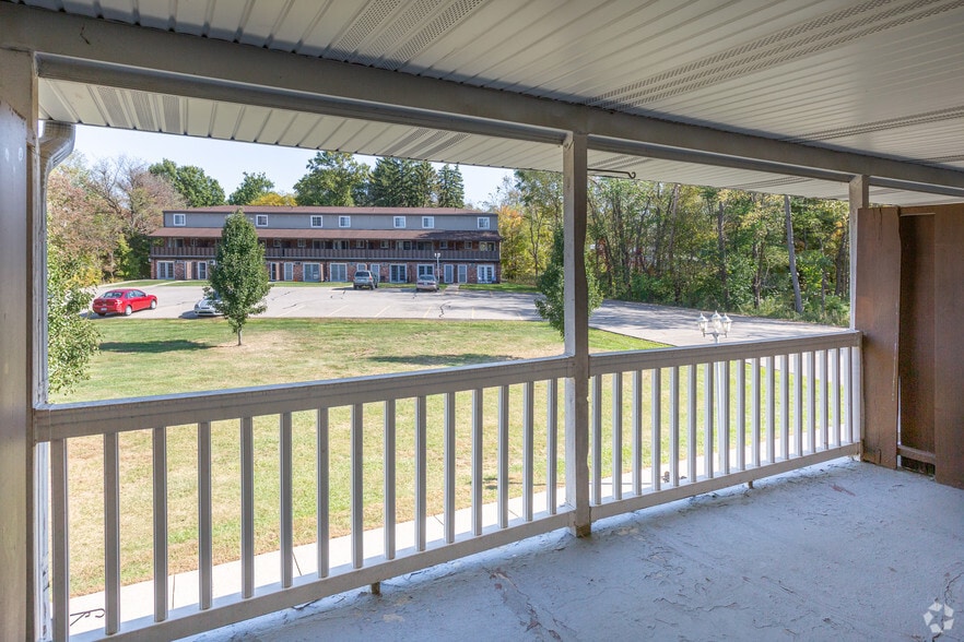 2BD 1BA - Brookside Village