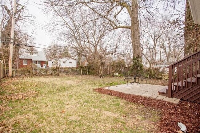 Building Photo - Fantastic 3bd/2ba home! Coming soon!