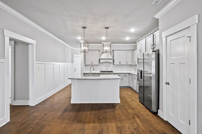 Building Photo - 411 Raleigh Elm Dr