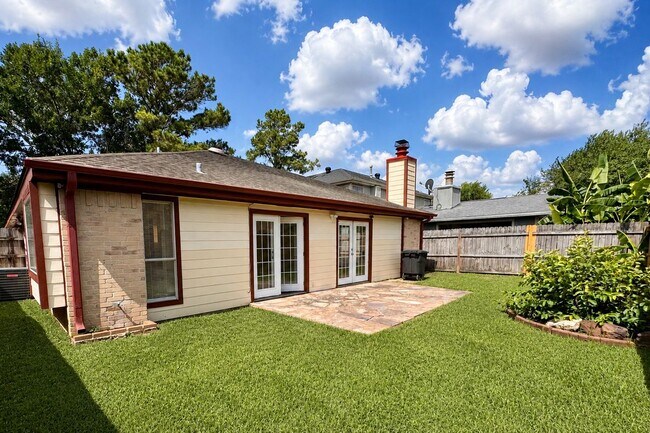 Building Photo - 11746 Plumbrook Dr