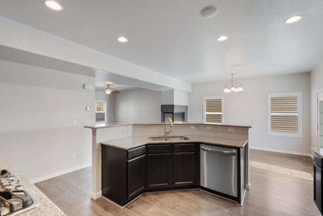 Building Photo - 3064 Magnetic Dr