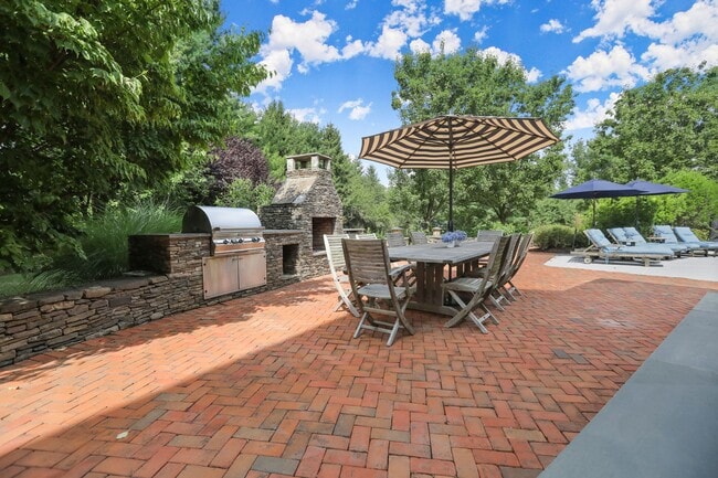 Building Photo - 556 Riversville Rd