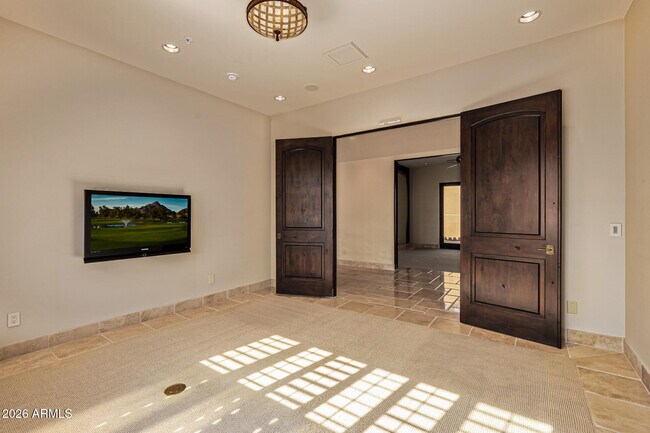 Building Photo - 8406 E Calle Buena Vista