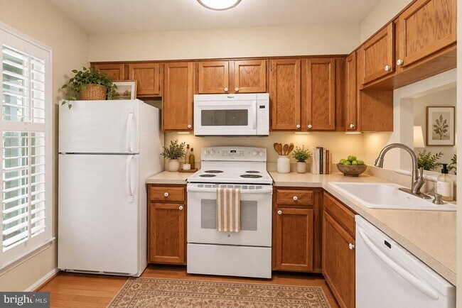 Building Photo - 15067 Maple Glen Ct