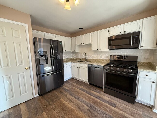 Building Photo - 2878 Meadow Ln