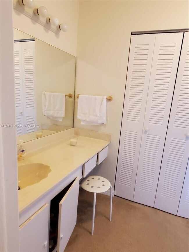 Building Photo - 20515 E Country Club Dr  841 Aventura Fl 3...