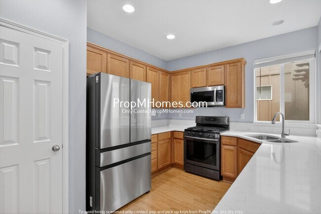 Building Photo - Gorgeous Updated Home in Witch Hazel!