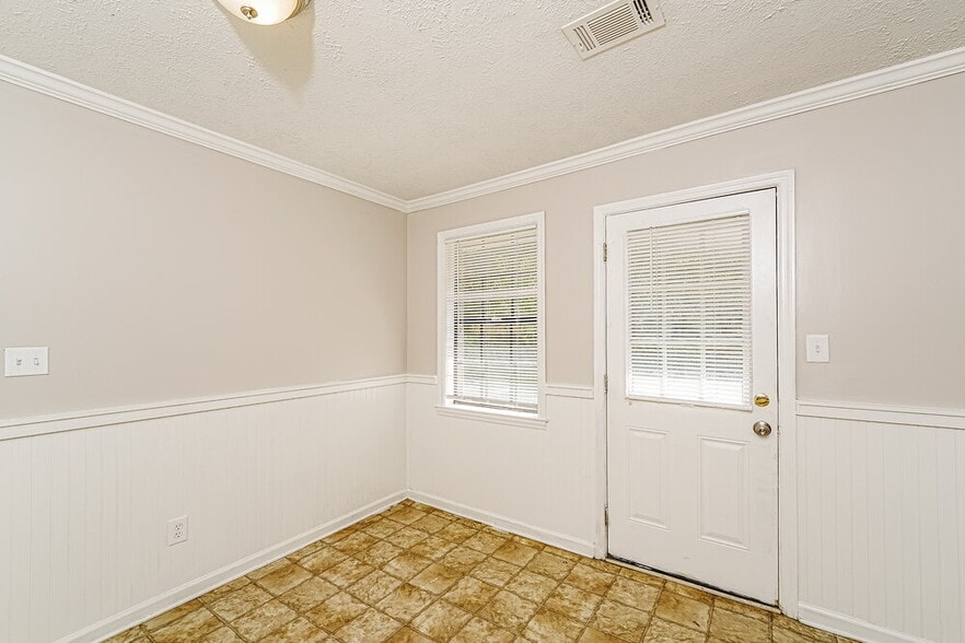 Building Photo - 5124 Rye Cir